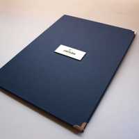 granatowa okładka na papierowe eleganckie dyplomy lub certyfikaty
